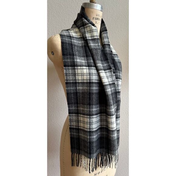 Cawdor Castle Scotland‎ Wool Cashmere Gray Plaid Scarf EUC 11X60 - Picture 1 of 4